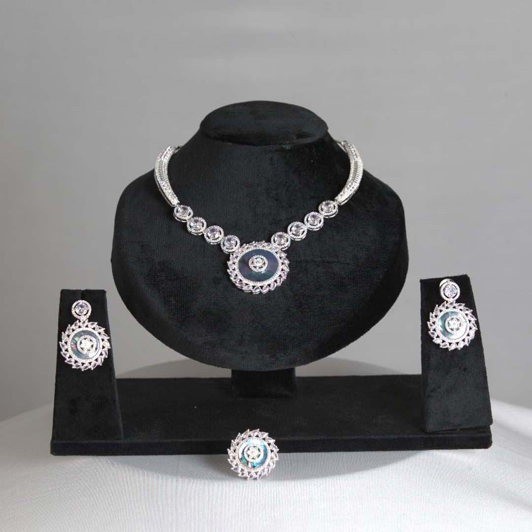 Exquisite Stone Studded Necklace Set