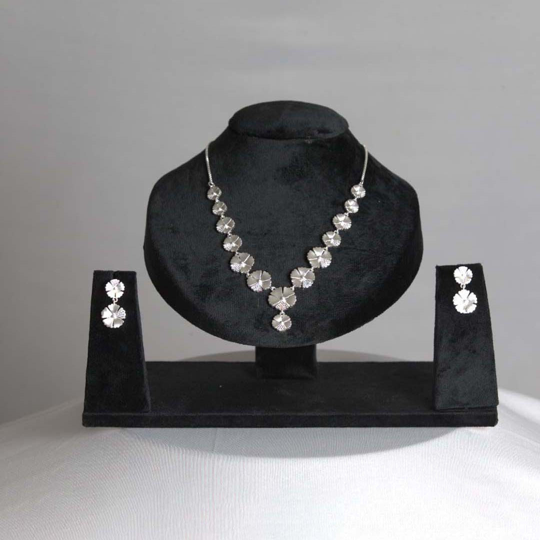 Floral Fantasy Necklace Set in Dull Silver