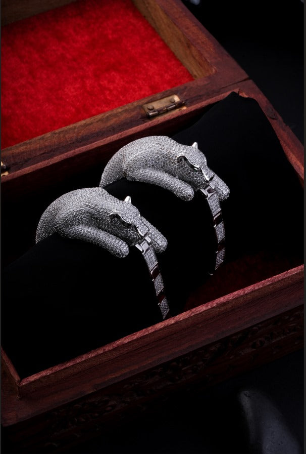 Luxury Silver Panther Head Bracelet with Diamond Finish